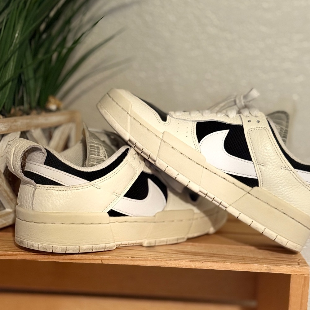Nike Cream and Black Casual Sneakers